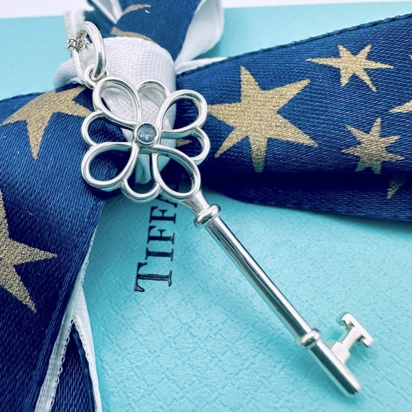 Tiffany & Co Sapphire Knot Key Charm Necklace in Sterling Silver with PACKAGING - Picture 4 of 11